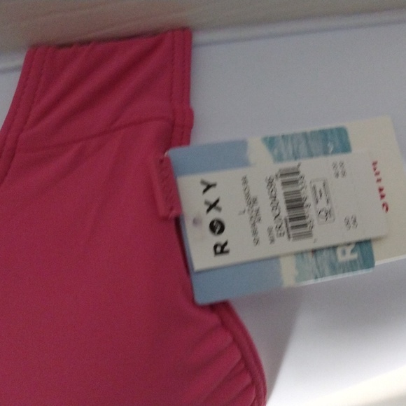 🩷 Roxy pink bikini top - Picture 3 of 10